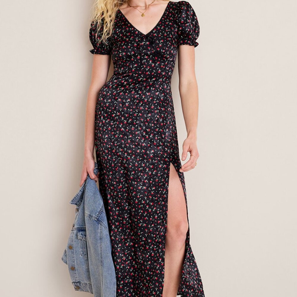 Francesca's Ditsy Floral Midi Dress